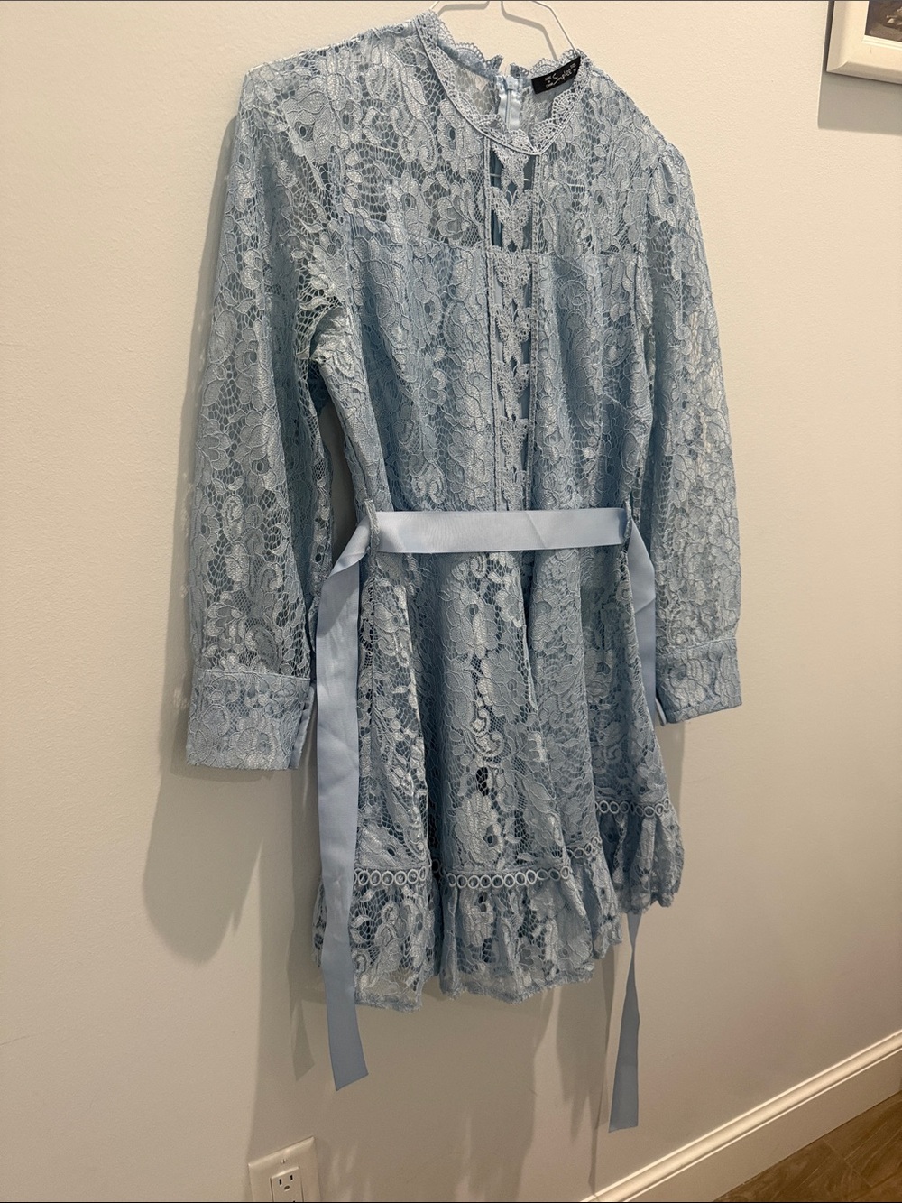 Simplee Apparel Light Blue Lace A-Line Dress with Satin Tie. M / (women’s 6 ish)